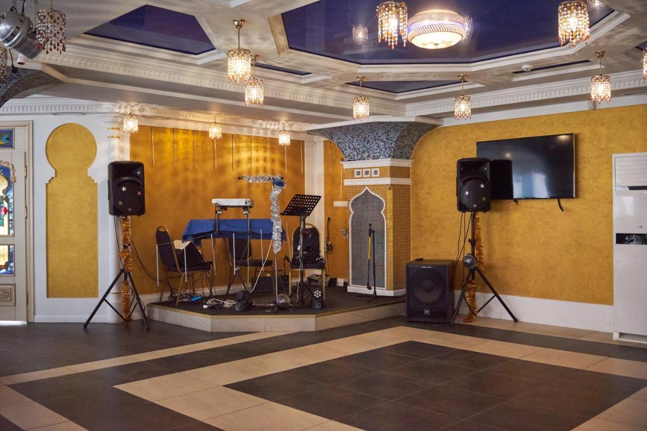 Східний Hotel Berezhany Bagian luar foto
