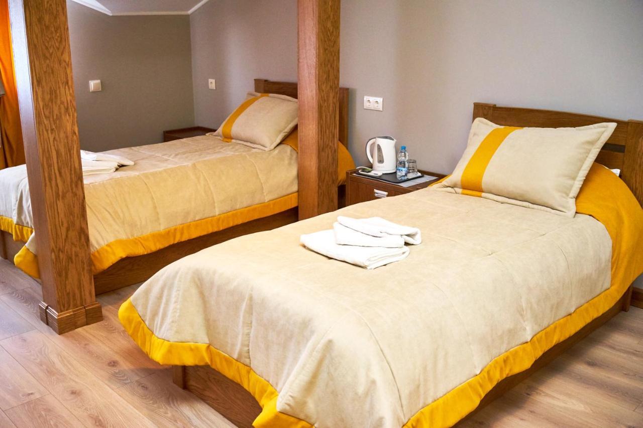 Східний Hotel Berezhany Bagian luar foto