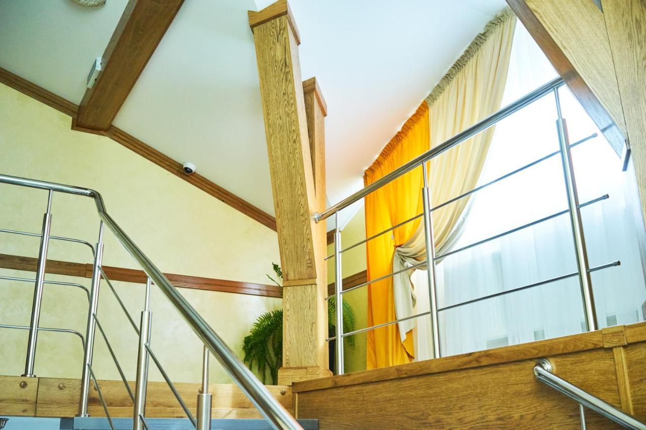 Східний Hotel Berezhany Bagian luar foto