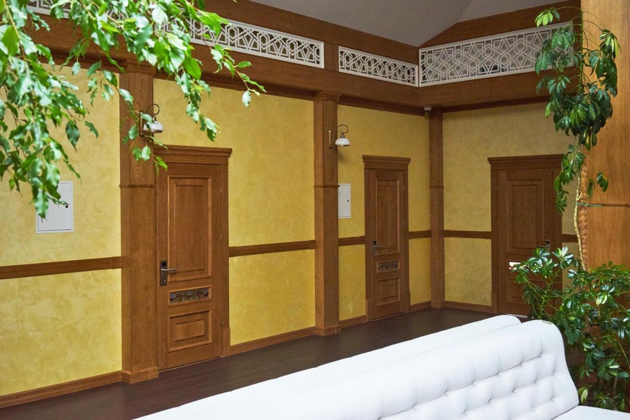 Східний Hotel Berezhany Bagian luar foto