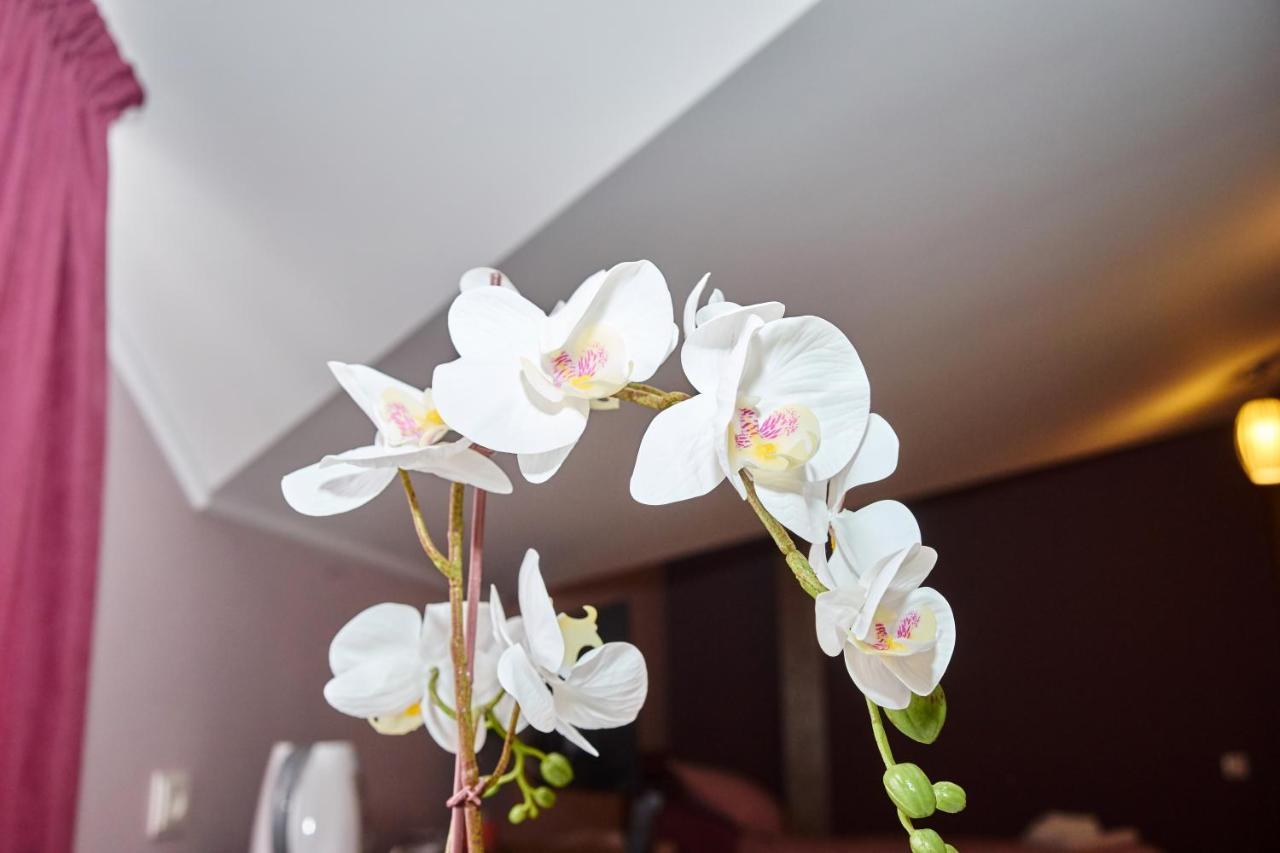 Східний Hotel Berezhany Bagian luar foto