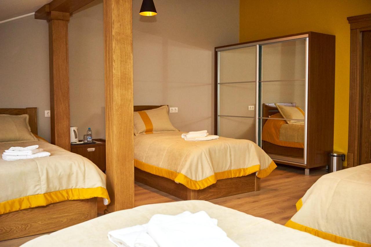 Східний Hotel Berezhany Bagian luar foto