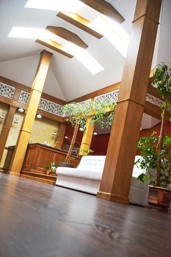 Східний Hotel Berezhany Bagian luar foto