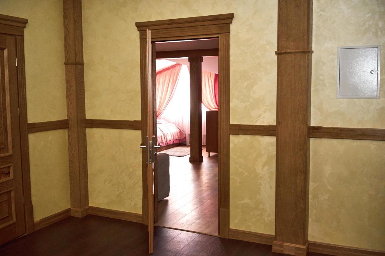 Східний Hotel Berezhany Bagian luar foto
